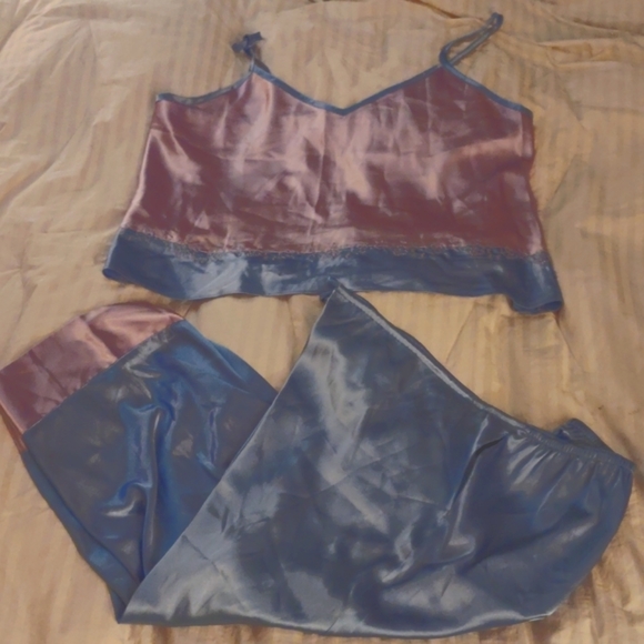 Secret Treasures Other - SECRET TREASURES 2X (18w-22w) 2 pc. sexy pajamas